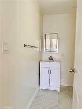 1316 N Hollywood Way in Burbank, CA - Foto de edificio - Building Photo