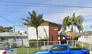 2039 Wallace Ave. in Costa Mesa, CA - Building Photo - Building Photo