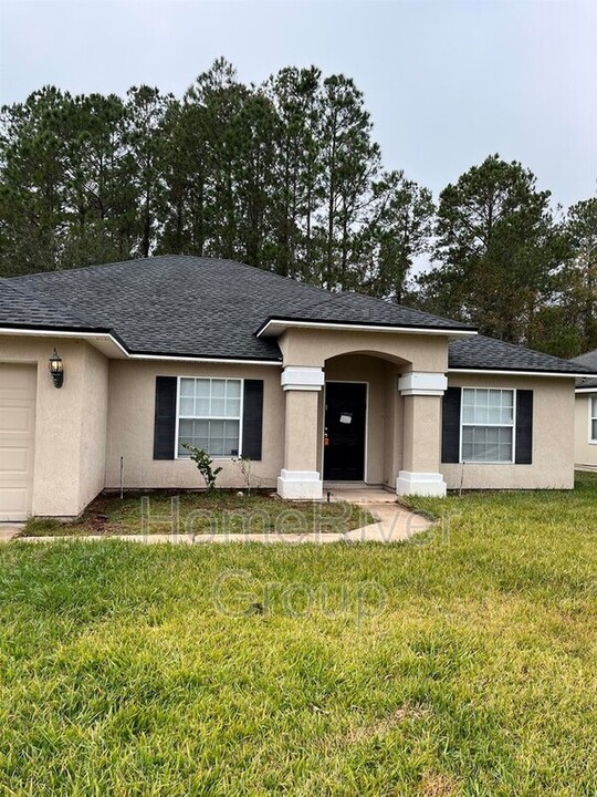 11008 Apple Blossom Trail W in Jacksonville, FL - Building Photo