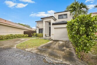 11335 SW 74th Ln in Miami, FL - Building Photo - Building Photo
