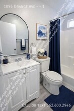 1095 Orange Ave in Long Beach, CA - Building Photo - Building Photo