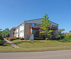 1350 Devon Ave Apartments