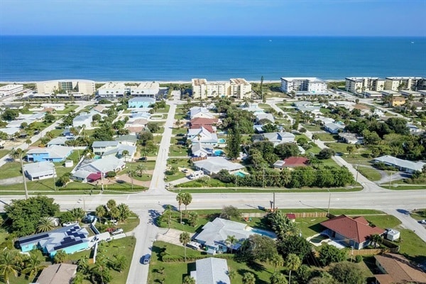property at 105 W Osceola Ln