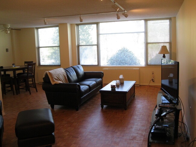 4401 Roland Ave, Unit 104 in Baltimore, MD - Building Photo - Building Photo