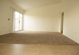 Sawgrass in Manitowoc, WI - Building Photo - Building Photo