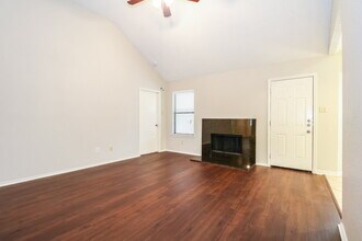 641 Ozark Ave in Burleson, TX - Building Photo - Building Photo