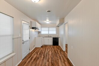 900 Thompson St in Jacksonville, AR - Building Photo - Building Photo