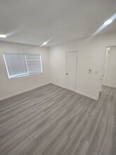 15302 Bellflower Blvd in Bellflower, CA - Foto de edificio - Building Photo