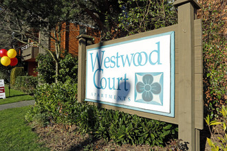 Westwood Court in Seattle, WA - Foto de edificio - Building Photo