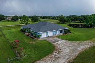 6905 229th St E in Bradenton, FL - Building Photo