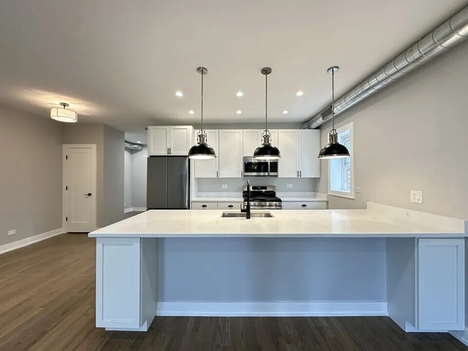 2636 W Carmen Ave, Unit 3W in Chicago, IL - Foto de edificio