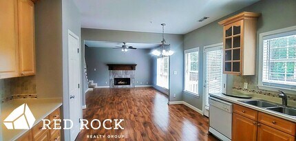 2300 Woodland Cir in Birmingham, AL - Building Photo - Building Photo