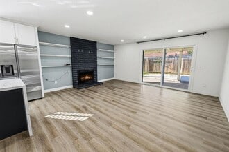 201 Dorothy Ct in Escondido, CA - Building Photo - Building Photo