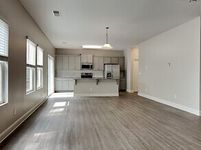 3808 Sapphire Ridge Ct in Raleigh, NC - Building Photo - Building Photo