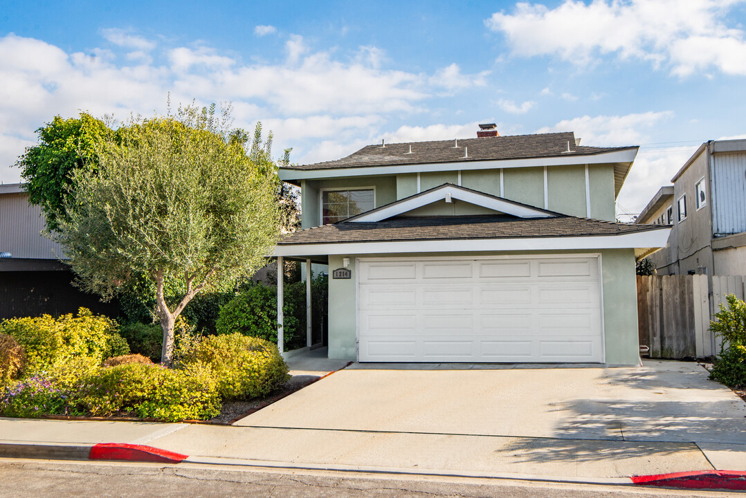 1214 Agate St in Redondo Beach, CA - Building Photo