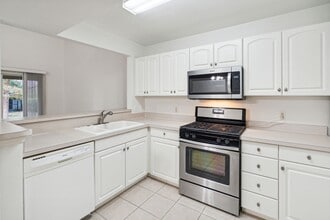 1219 NW 55th St in Gainesville, FL - Building Photo - Building Photo