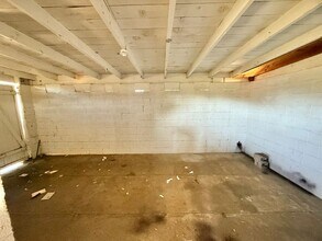 215 Lono Ave in Kahului, HI - Building Photo - Building Photo