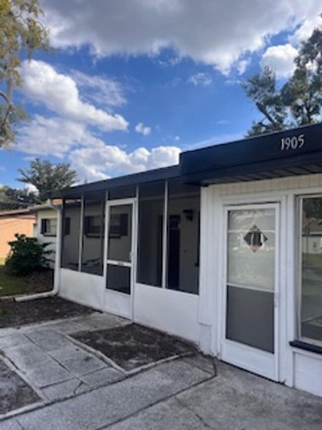 1905 E Linda St in Plant City, FL - Building Photo - Building Photo