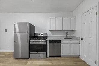 327 E 10th St in New York, NY - Building Photo - Building Photo