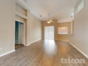 11723 Grove Arcade Dr, Unit B in Riverview, FL - Building Photo - Building Photo