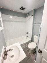 The Manor in Paulsboro, NJ - Building Photo - Building Photo