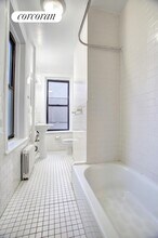 410 E 59th St in New York, NY - Building Photo - Building Photo