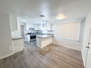 801 Tioga Pl in Thousand Oaks, CA - Building Photo - Building Photo