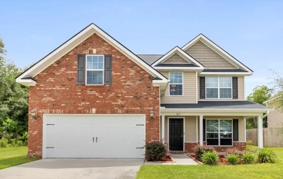 709 Highgrove Ct in Hinesville, GA - Building Photo
