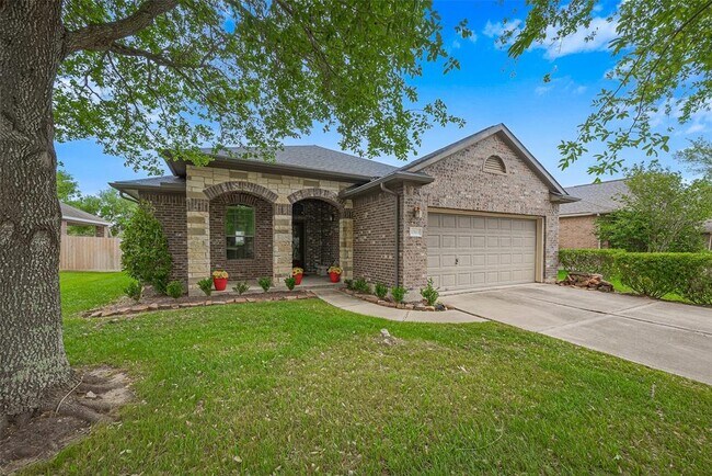 13113 Southern Valley Dr in Pearland, TX - Building Photo - Building Photo
