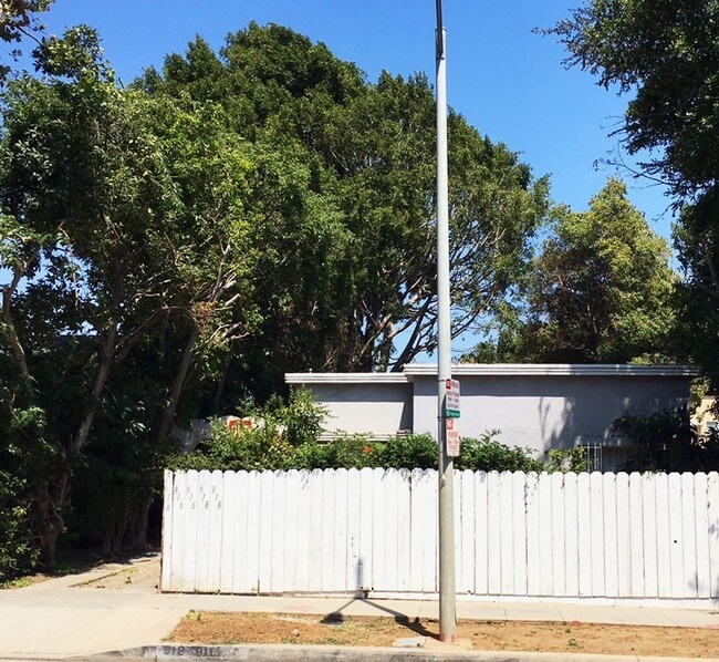 914 Hayworth Ave in West Hollywood, CA - Foto de edificio - Building Photo