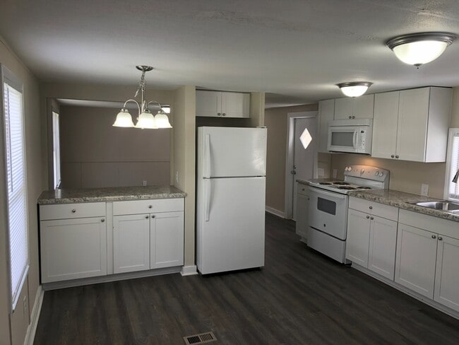 295 E Wright St in Winder, GA - Building Photo - Building Photo