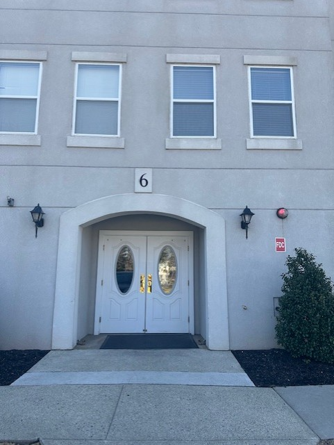 612 Brittany Dr in Wayne, NJ - Foto de edificio
