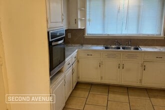 957 Hickory Cir in Birmingham, AL - Building Photo - Building Photo