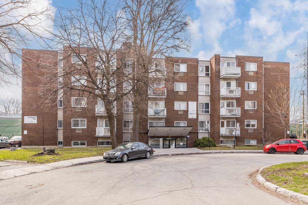 11666 Saint-Germain Boul in Montréal, QC - Building Photo