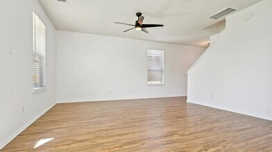141 Miracle Dr in Jarrell, TX - Building Photo - Building Photo