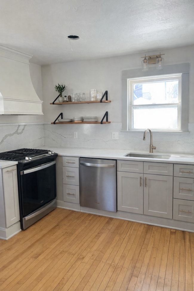 324 E Michigan St in Marquette, MI - Building Photo - Building Photo