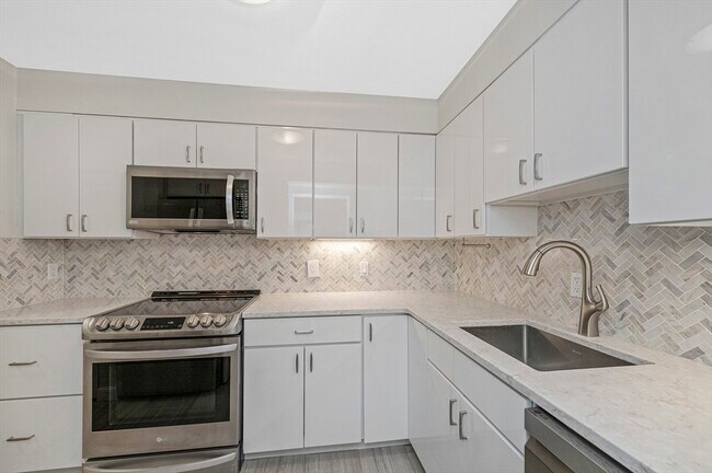 376 Commercial St in Boston, MA - Building Photo - Building Photo