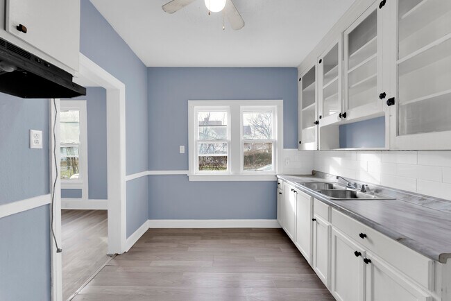 2206 Kenneth Ave, Unit Down in Cleveland, OH - Building Photo - Building Photo