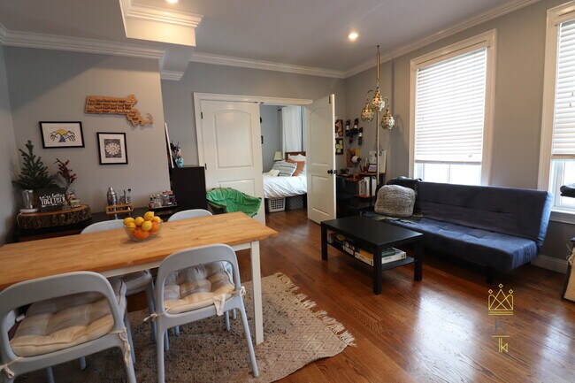 38-42 Hyde Park Ave. Unit 4, Unit 4 in Boston, MA - Building Photo - Building Photo