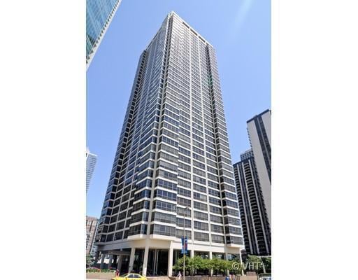 property at 360 E Randolph St