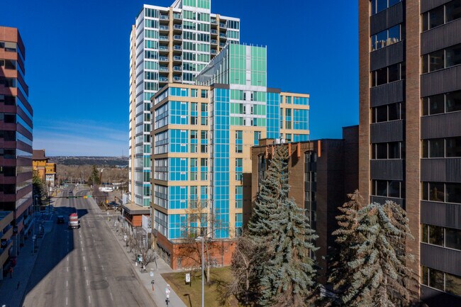 872 4th Ave SW in Calgary, AB - Building Photo - Building Photo