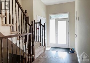 520 Earnscliffe Grove in Ottawa, ON - Building Photo - Building Photo