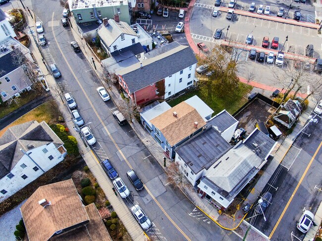 206 E Main St in Port Jefferson, NY - Building Photo - Building Photo