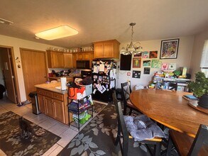 3012 Brookville Dr in Manhattan, KS - Building Photo - Building Photo