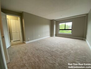 1111 Beacon St, Unit 45 in Brookline, MA - Foto de edificio - Building Photo