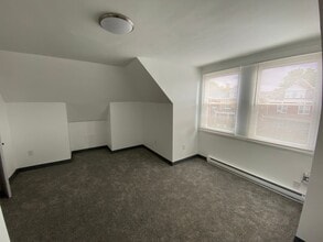 130 S Bryant Ave in Pittsburgh, PA - Building Photo - Building Photo