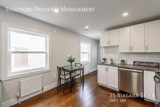 35 Niagara St in St Catharines, ON - Building Photo - Building Photo