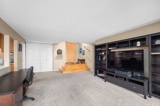 4860 Park Commons Dr in St. Louis Park, MN - Building Photo - Building Photo