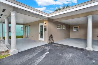 8901 SW 149th Terrace-Unit -8903 in Palmetto Bay, FL - Foto de edificio - Building Photo
