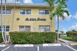 4051 NE 13th Ave, Unit Apt 69 in Oakland Park, FL - Building Photo